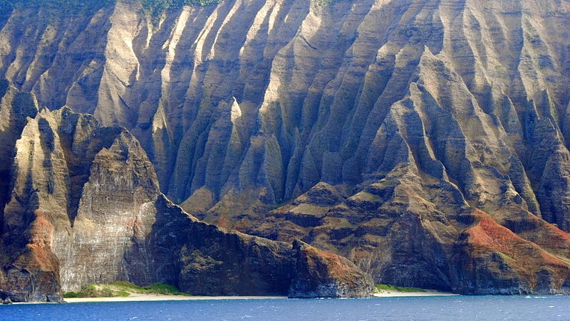 800px Napali Coast From Pride Of America2 1